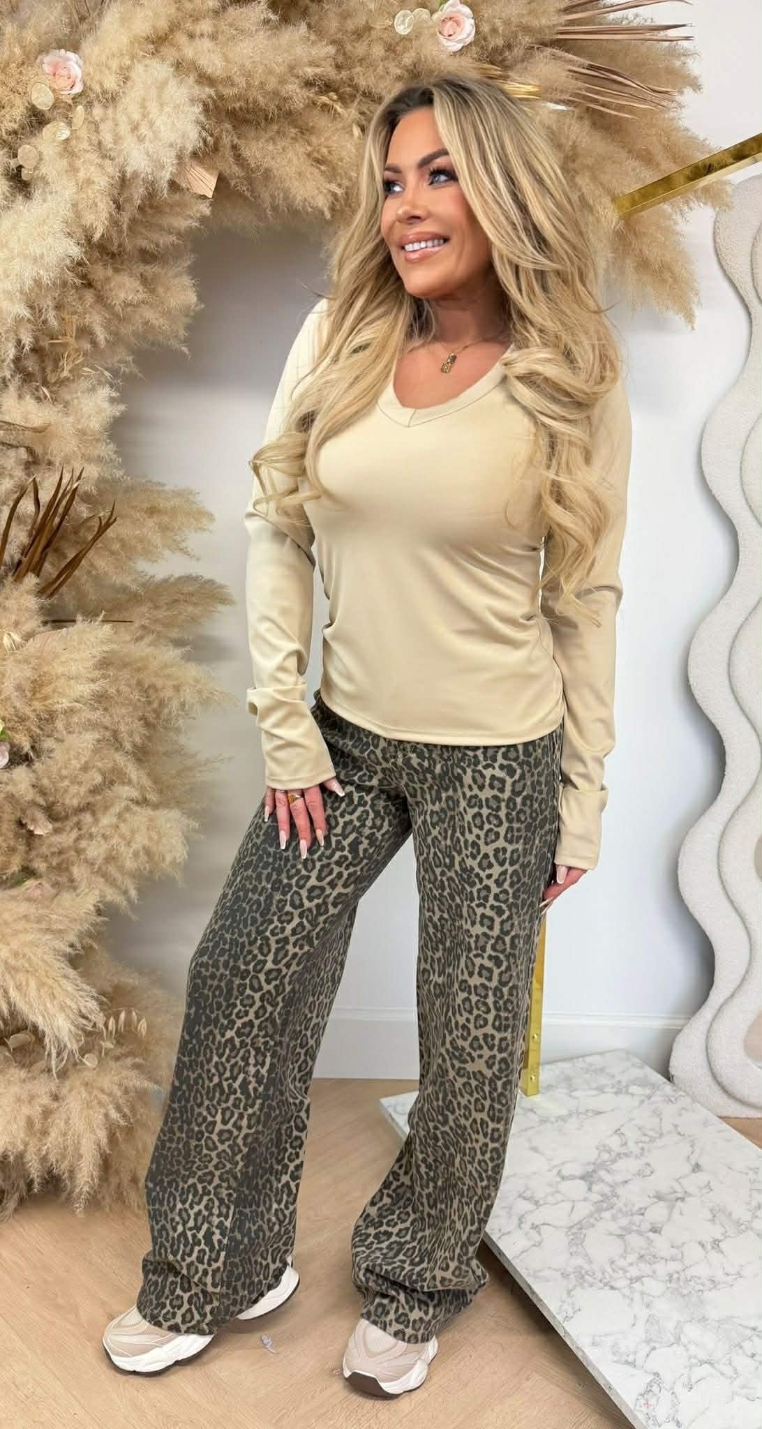 V-HALS BASIC STRETCH TOP BEIGE