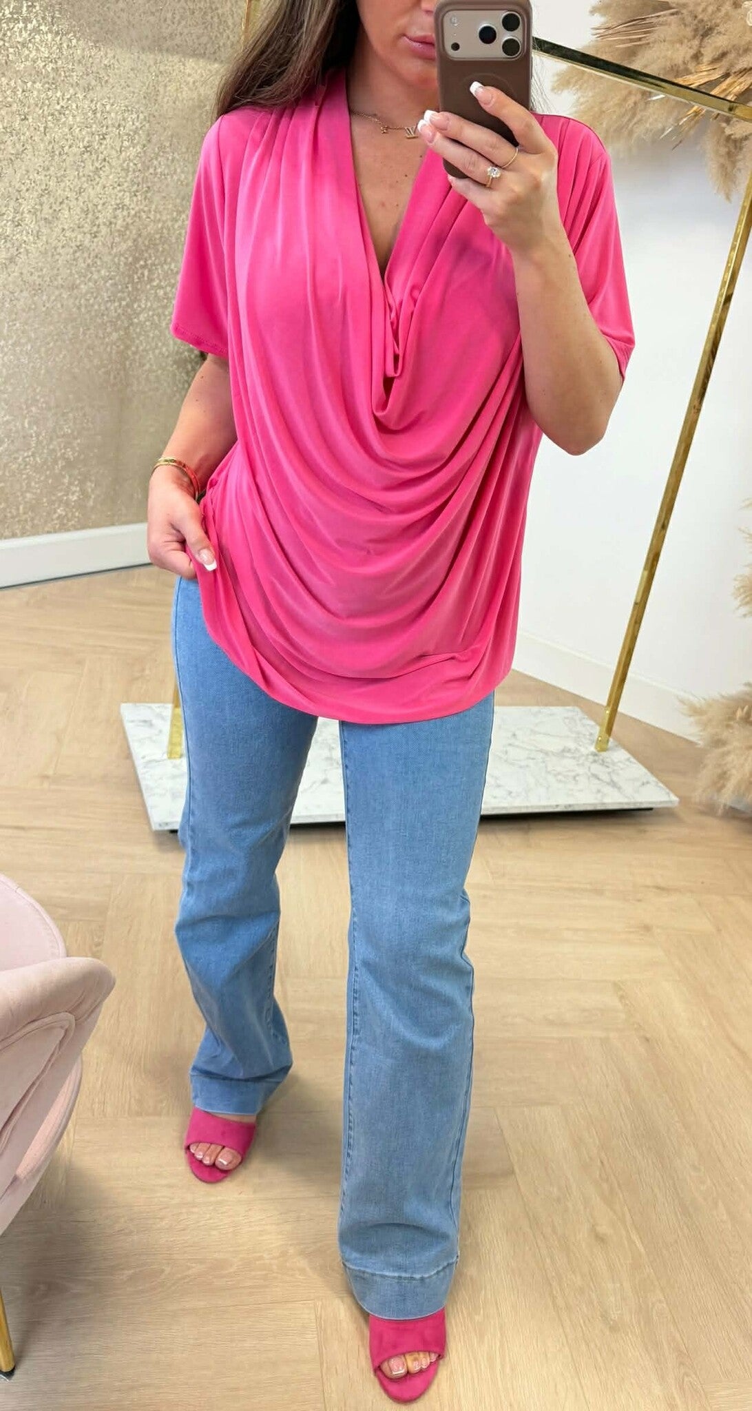 WASSERFALLAUSSCHNITT-SHIRT FUCHSIA